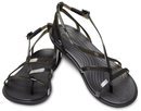 Modelo en negro de la nueva colección primavera/verano 2018 de Crocs