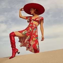Estampado de figuras abstractas de la colección cápsula 'Miranda Makaroff para Desigual'