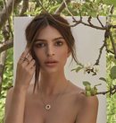 Anillos y colgante de la colección de Emily Ratajkowski para Spinelli Kilcollin
