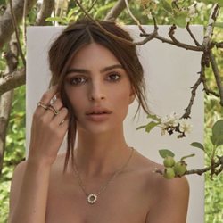 Anillos y colgante de la colección de Emily Ratajkowski para Spinelli Kilcollin