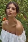 Pendientes de la colección de Emily Ratajkowski para Spinelli Kilcollin