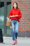 Alexa Chung con un estilo casual por las calles de Nueva York