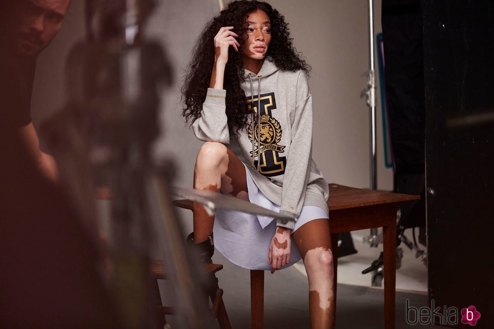 Winnie Harlow posa para la nueva colección cápsula 2018 de Tommy Hilfiger