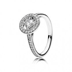 Anillo plateado de la colección para bodas de Pandora 2018