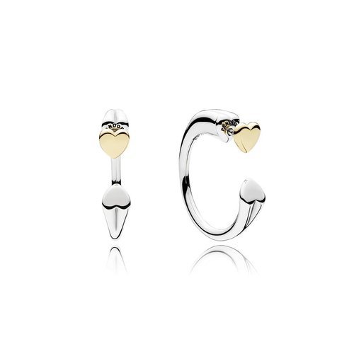 Pendientes plateados con detalles dorados de la colección para bodas de Pandora 2018