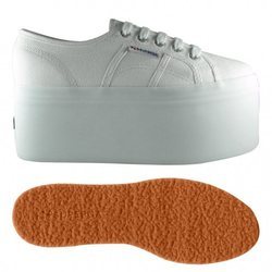 Zapatillas blancas con plataforma  de la nueva colección otoño/invierno 2018/2019 de Superga