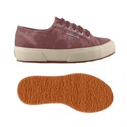 Zapatilla en color rosa de terciopelo  de la nueva colección otoño/invierno 2018/2019 de Superga