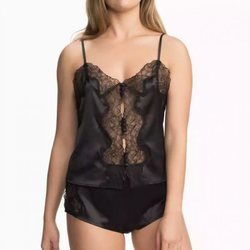 Conjunto de raso de la colección 'SavageXFenty' de Rihanna