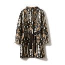 Abrigo largo de mujer con estampado étnico de la nueva colección otoño/invierno 2018/2019 de Sisley
