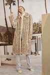 Abrigo de print de leopardo de la colección Crucero 2019 de Carolina Herrera