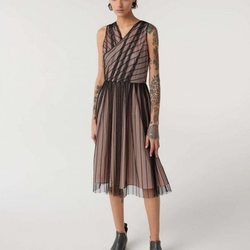 Vestido midi de tul negro de la nueva colección primavera/verano de Sisley 2018