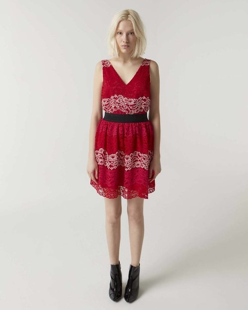 Vestido corto rojo de encaje de la nueva colección primavera/verano de Sisley 2018