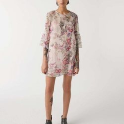 Vestido corto con estampado floral de la nueva colección primavera/verano de Sisley 2018