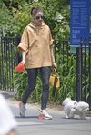 El cómodo look con el que Olivia Palermo pasea a su perro