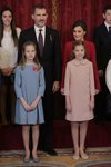 La Infanta Sofía con un vestido rosa cuarzo en la entrega del Toisón de Oro