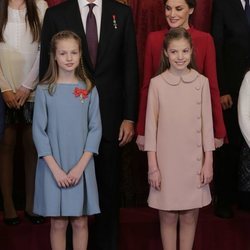 La Infanta Sofía con un vestido rosa cuarzo en la entrega del Toisón de Oro