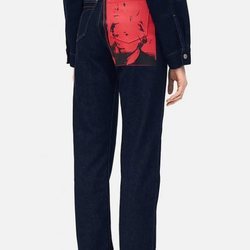 Vaquero oscuro de la colección de Calvin Klein dedicada a Andy Warhol