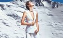 Modelo con joyas en tonos turquesa de la colección SS18 de la firma Uno de 50