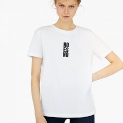 Camiseta 'No es no' de la colección primavera/verano 2018 de Stradivarius