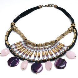 Collar tipo babero de la colección otoño/invierno 2011-2012 de El Taller