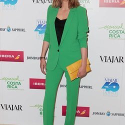Sandra Barneda con un traje verde en los Premios Revista 'Viajar' en Madrid 2018
