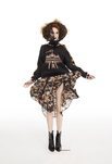 Sudadera y falda de la colección otoño/inverno 2018-2019 de Desigual