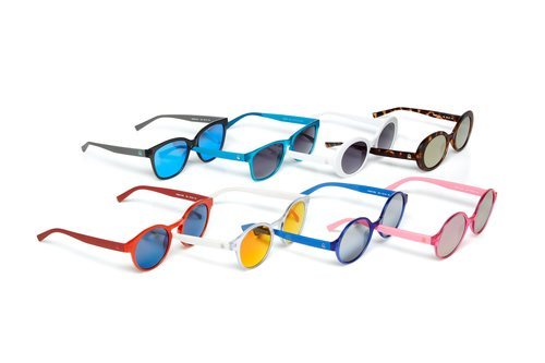 Variedad de estilos y colores, así es la colección de gafas de sol verano 2018 de Benetton
