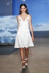 Vestido blanco de TCN primavera/verano 2019 en la 080 Barcelona Fashion Week