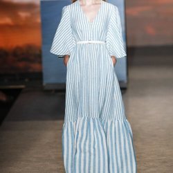 Vestido a rayas de TCN primavera/verano 2019 en la 080 Barcelona Fashion Week