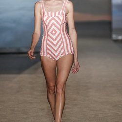 Bañador de estampado geométrico de TCN primavera/verano 2019 en la 080 Barcelona Fashion Week