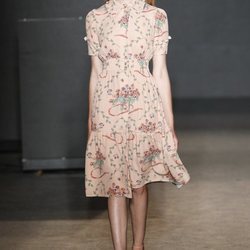 Vestido de estampado floral de TCN primavera/verano 2019 en la 080 Barcelona Fashion Week