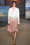 Falda con transparencias de TCN primavera/verano 2019 en la 080 Barcelona Fashion Week