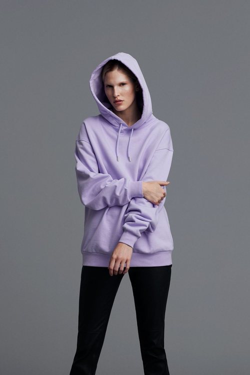 Sudadera morada de la lujosa firma Nyden 2018