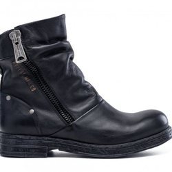 Botín negro plano de la nueva colección otoño/invierno 2018/2019 de Replay