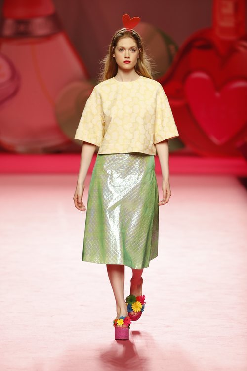 Falda de plástico de Ágatha Ruiz de la Prada en Madrid Fashion Week primavera/verano 2019
