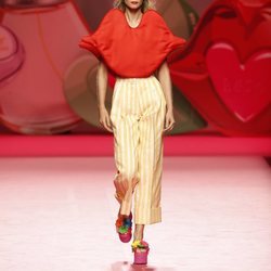 Blusa con forma de labios de Ágatha Ruiz de la Prada en Madrid Fashion Week primavera/verano 2019