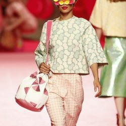 Bolso con estampado de sandía de Ágatha Ruiz de la Prada en Madrid Fashion Week primavera/verano 2019