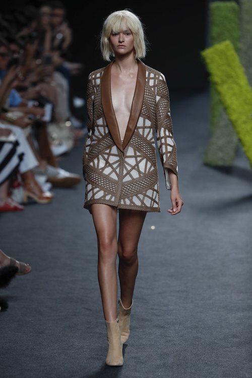Mini vestido de Teresa Helbig en Madrid Fashion Week primavera/verano 2019