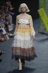 Vestido de volantes de Teresa Helbig en Madrid Fashion Week primavera/verano 2019