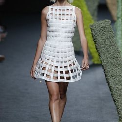 Vestido con transparencias de Teresa Helbig en Madrid Fashion Week primavera/verano 2019