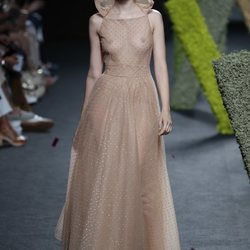 Vestido transparente de Teresa Helbig en Madrid Fashion Week primavera/verano 2019