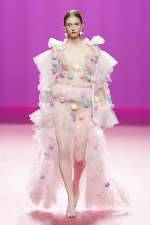 Vestido de volantes de María Escoté en Madrid Fashion Week primavera/verano 2019