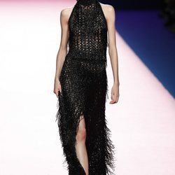 Vestido negro de María Escoté en Madrid Fashion Week primavera/verano 2019