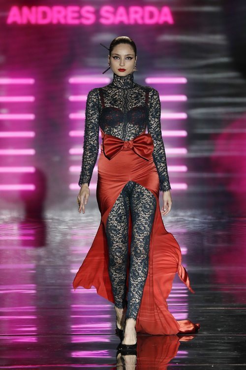 Mono de encaje de Andrés Sardá en Madrid Fashion Week primavera/verano 2019