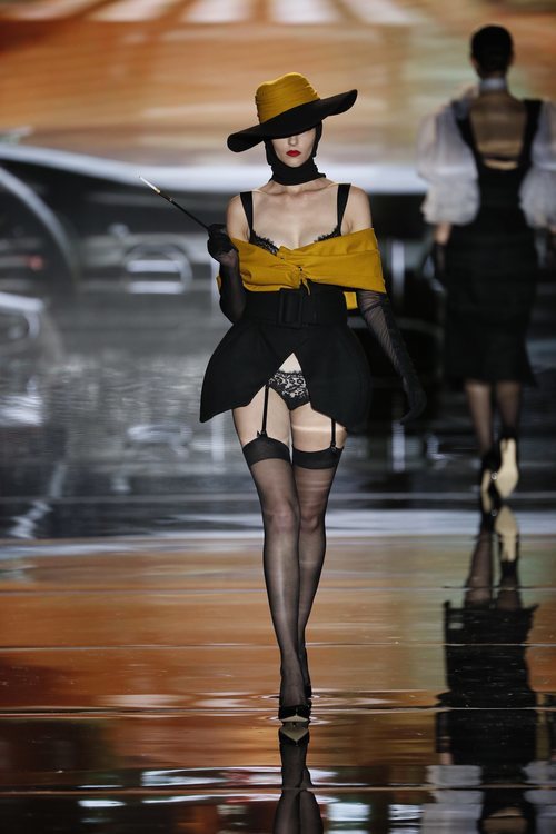Conjunto de encaje de Andrés Sardá en Madrid Fashion Week primavera/verano 2019