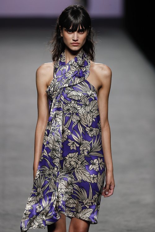 Vestido estampado de Roberto Torretta en Madrid Fashion Week primavera/verano 2019