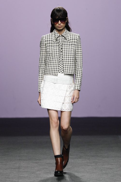 Chaqueta de cuadros de Roberto Torretta en Madrid Fashion Week primavera/verano 2019