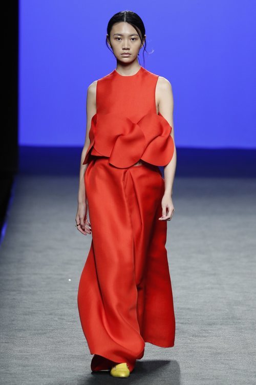 Conjunto rojo de Devota&Lomba en Madrid Fashion Week primavera/verano 2019
