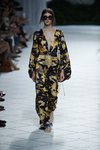 Kimono estampado de Jorge Vázquez primavera/verano 2019 en la Madrid Fashion Week