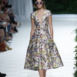 Vestido brocado de Jorge Vázquez primavera/verano 2019 en la Madrid Fashion Week